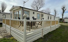 Sunny View - With Wrap Around Decking